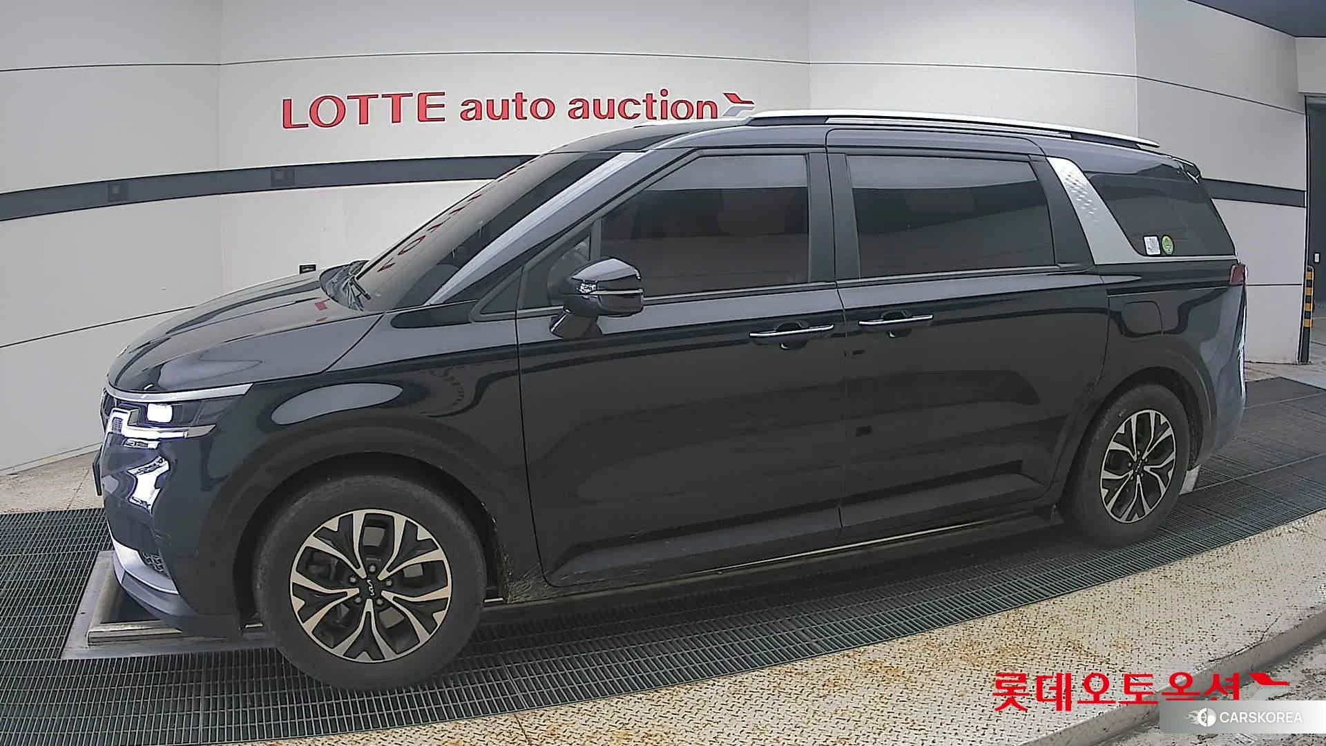 Kia Carnival 2023 Aurora Black Pearl из Кореи, фото 3