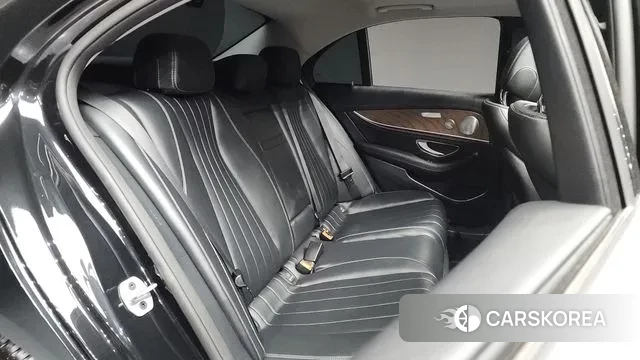 Mercedes-Benz E-Class W213 2018 Черный из Кореи, фото 3