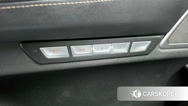 BMW 7 Series (G11) 2018 Черный из Кореи, фото 3