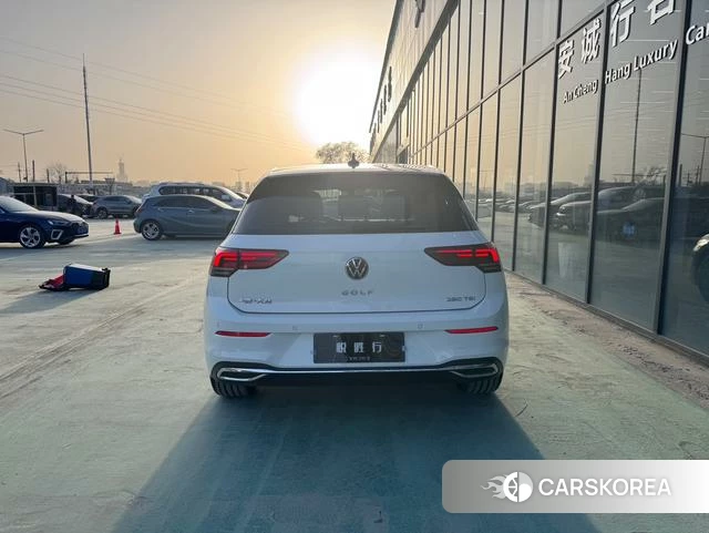 Volkswagen Golf 2024 Белый из Китая, фото 3