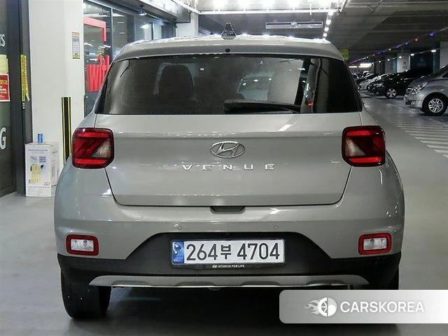 Hyundai Venue 2021 Серебристо-серый из Кореи, фото 3