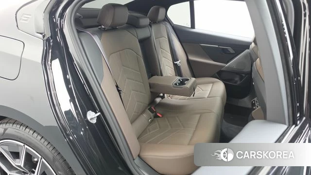 BMW 5 Series (G60) 2025 Черный из Кореи, фото 3