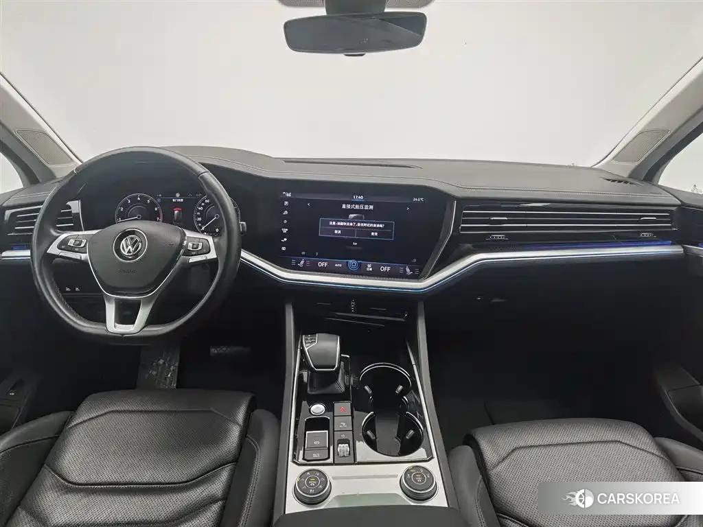 Volkswagen Touareg 2020 Champagne/brown из Китая, фото 3
