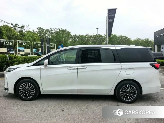 Buick GL8 PHEV 2025 Белый из Китая, фото 3