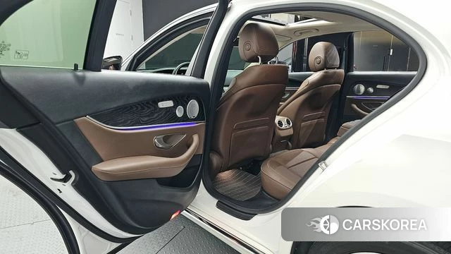 Mercedes-Benz E-Class W213 2018 Белый из Кореи, фото 3