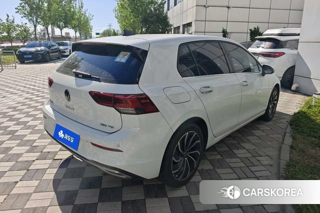 Volkswagen Golf 2024 Белый из Китая, фото 3