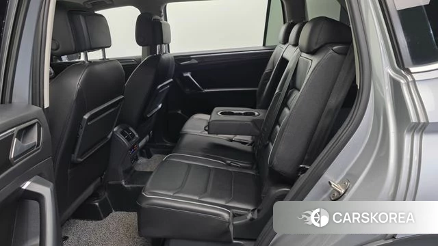 Volkswagen Tiguan Allspace 2020 Серебряный из Кореи, фото 3