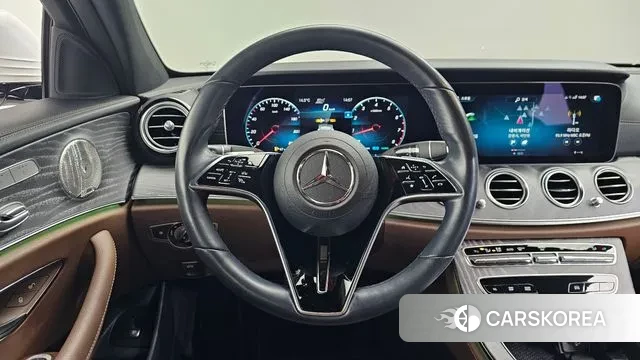 Mercedes-Benz E-Class W213 2022 Белый из Кореи, фото 3