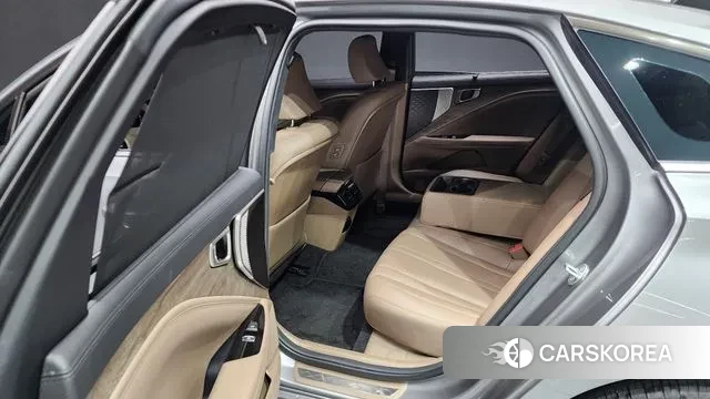 Kia K8 2023 Серебристо-серый из Кореи, фото 3