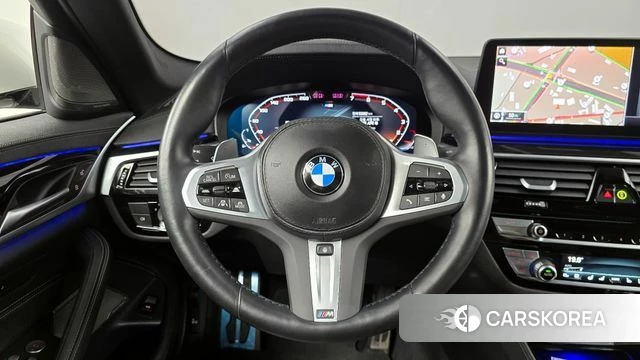 BMW 5 Series (G30) 2023 Белый из Кореи, фото 3