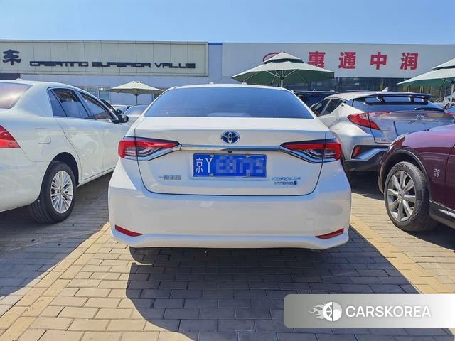Toyota Corolla 2023 Белый из Китая, фото 3