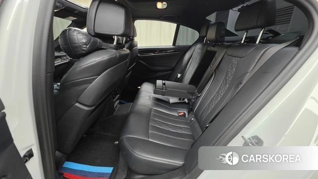 BMW 5 Series (G30) 2021 Белый из Кореи, фото 3