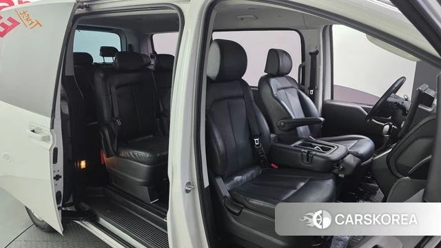 Hyundai Staria 2022 Белый из Кореи, фото 3