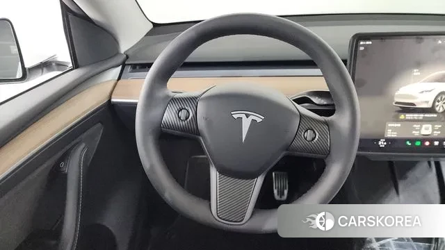 Tesla Model Y 2023 Белый из Кореи, фото 3