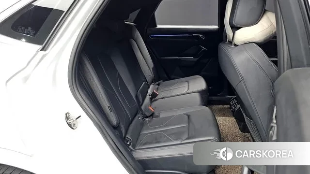 Audi Q3 (F3) 2022 Белый из Кореи, фото 3