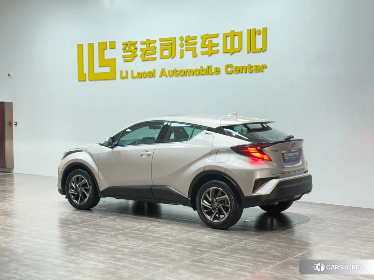 Toyota C-HR 2021 Шампань из Китая, фото 3