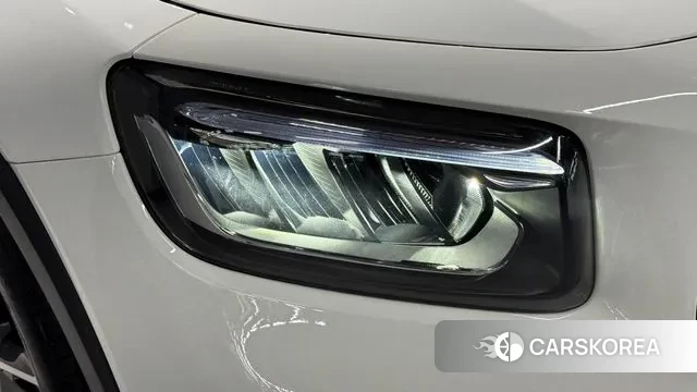 Mercedes-Benz GLB-Class X247 2025 Белый из Кореи, фото 3