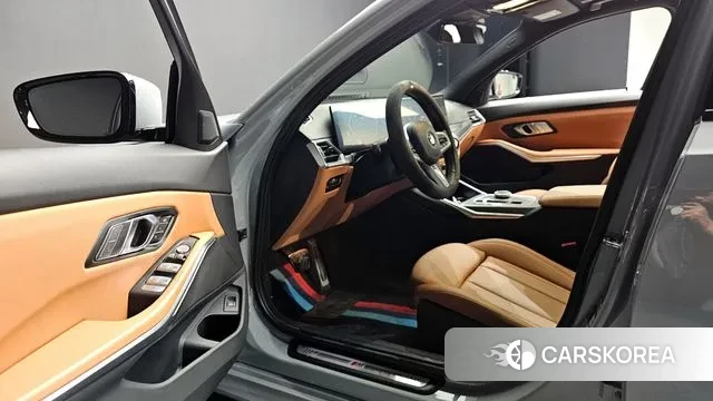 BMW 3 Series (G20) 2023 Светло-серебряный цвет из Кореи, фото 3