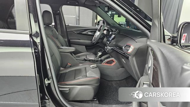 Chevrolet (GM Daewoo) Trailblazer 2023 Черный из Кореи, фото 3