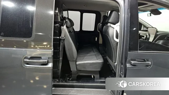 Hyundai Staria 2022 Серый из Кореи, фото 3