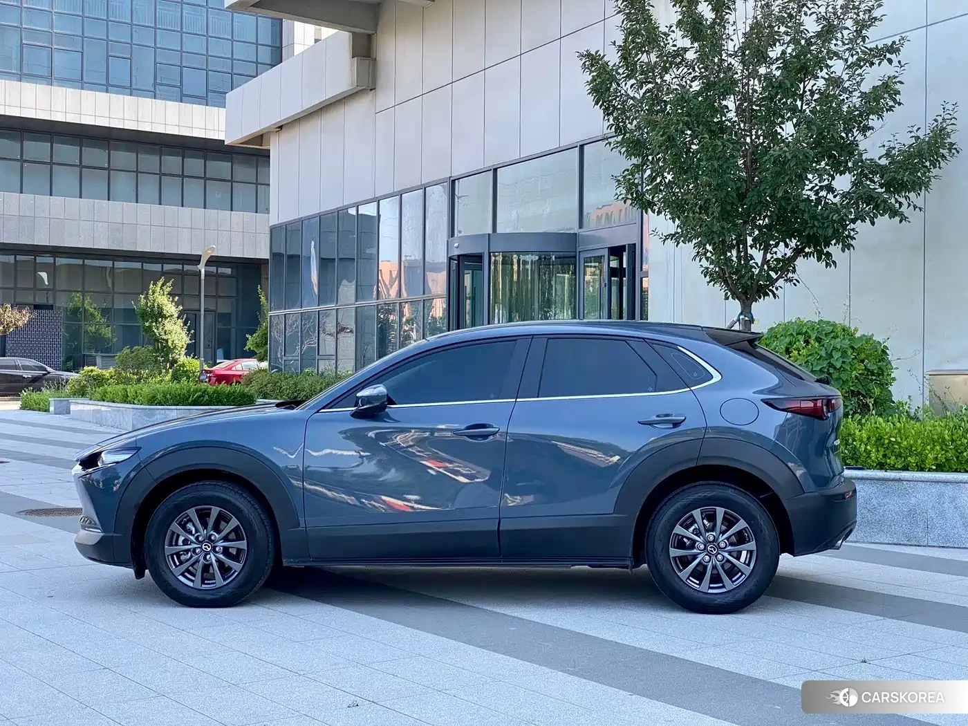 Mazda CX-30 2024 Silver/gray из Китая, фото 3