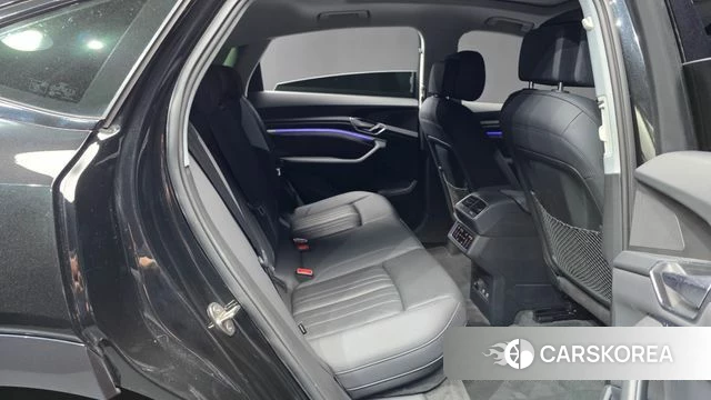 Audi e-Tron 2021 Черный из Кореи, фото 3