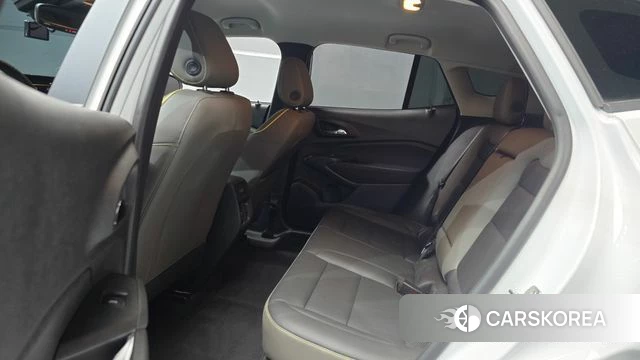 Chevrolet (GM Daewoo) Trax Crossover 2023 Белый из Кореи, фото 3