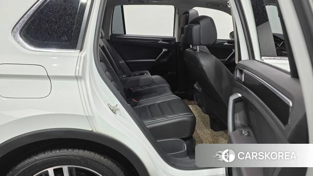 Volkswagen Tiguan second Generation 2021 Белый из Кореи, фото 3