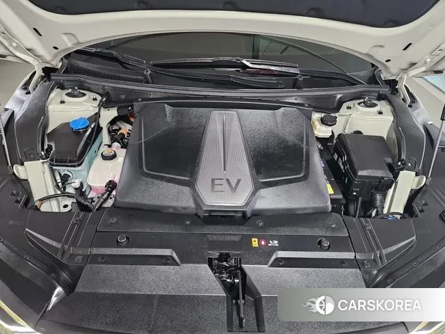 Kia EV6 2021 Жемчужный цвет из Кореи, фото 3