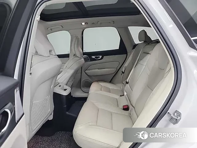 Volvo XC60 second Generation 2021 Белый из Кореи, фото 3