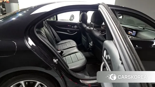 Mercedes-Benz E-Class W213 2018 Черный из Кореи, фото 3