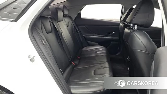 Hyundai The New Avante (CN7) 2024 Белый из Кореи, фото 3