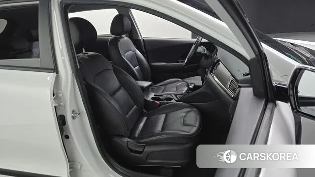 Kia Niro 2018 Белый из Кореи, фото 3