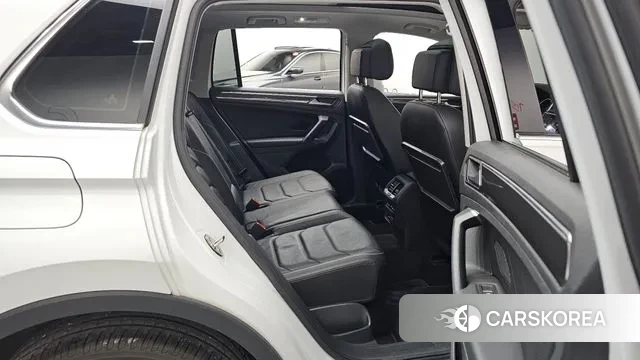 Volkswagen Tiguan second Generation 2019 Белый из Кореи, фото 3