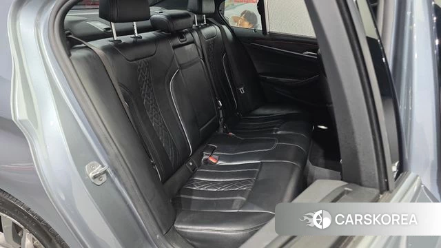 BMW 5 Series (G30) 2018 Серый из Кореи, фото 3