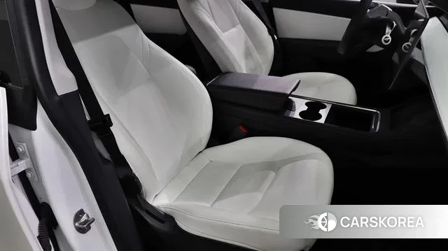 Tesla Model Y 2021 Белый из Кореи, фото 3