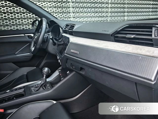 Audi Q3 2024 Белый из Китая, фото 3