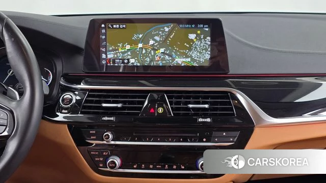 BMW 5 Series (G30) 2018 Белый из Кореи, фото 3