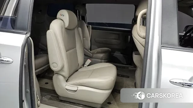 Kia The New Carnival 2018 Серебряный из Кореи, фото 3