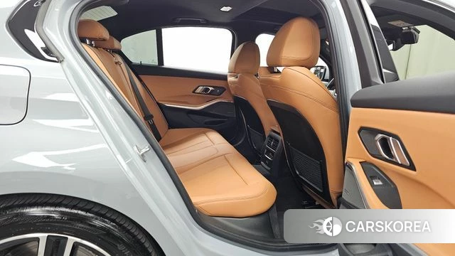 BMW 3 Series (G20) 2023 Серебристо-серый из Кореи, фото 3