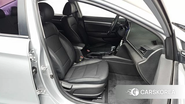 Hyundai The New Avante AD 2019 Серебристо-серый из Кореи, фото 3