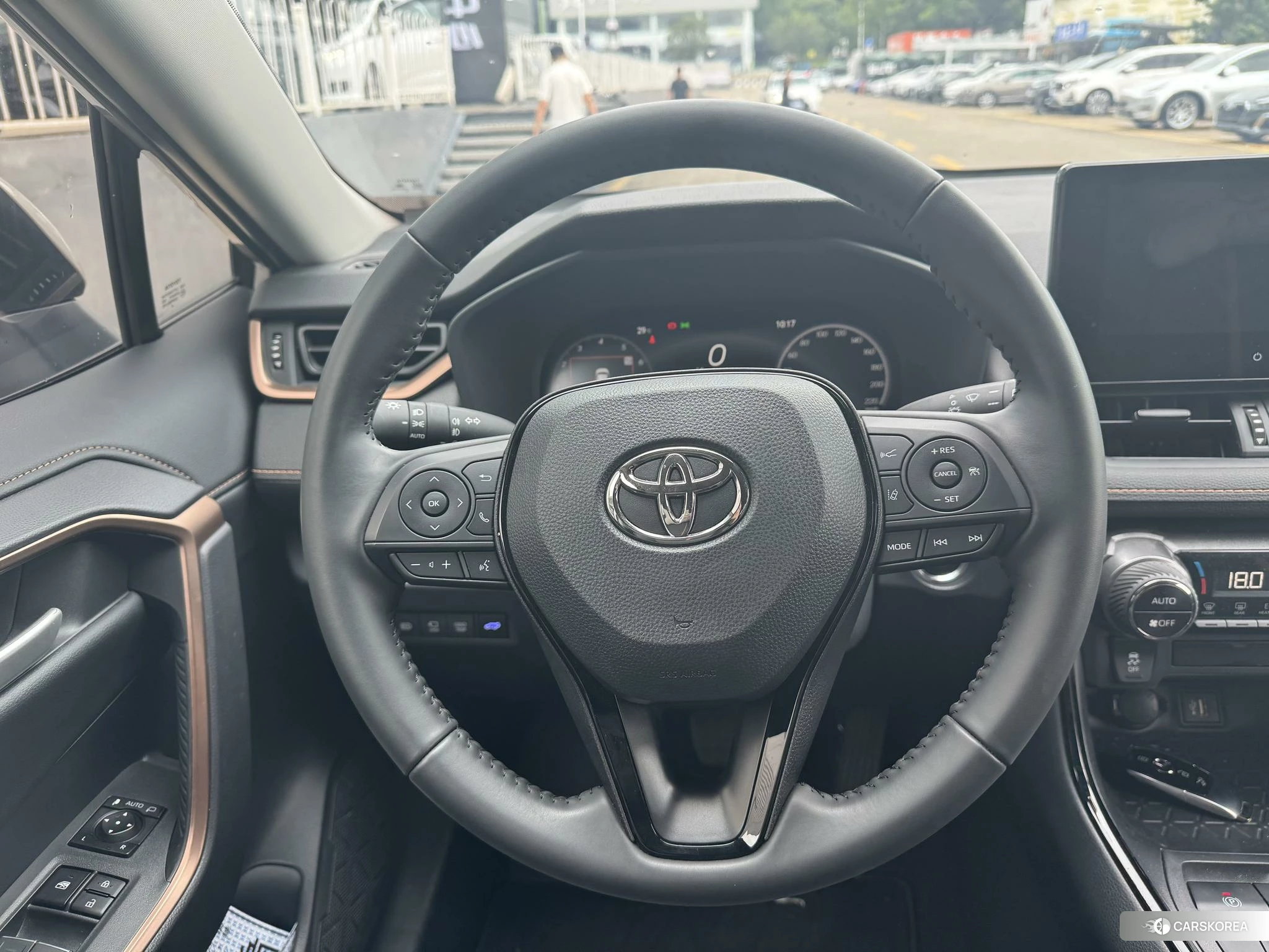 Toyota Wildlander 2024 Шампань из Китая, фото 3