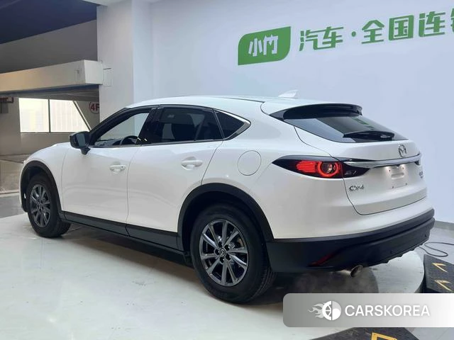 Mazda CX-4 2023 Белый из Китая, фото 3