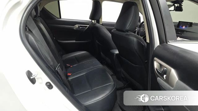 Lexus CT200h 2018 Белый из Кореи, фото 3