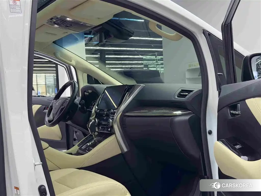 Toyota Vellfire 2021 Белый из Китая, фото 3
