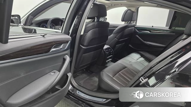 BMW 5 Series (G30) 2022 Черный из Кореи, фото 3