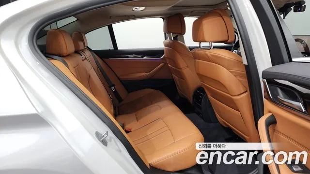 BMW 5 Series (G30) 2021 Белый из Кореи, фото 3