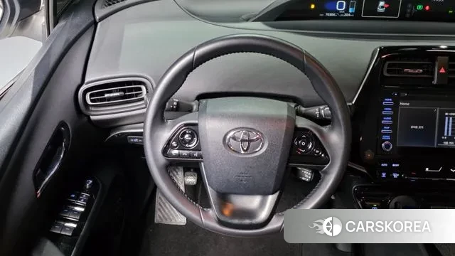 Toyota Prius 4th Generation 2019 Белый из Кореи, фото 3