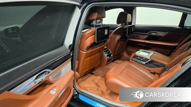 BMW 7 Series (G11) 2018 Черный из Кореи, фото 3