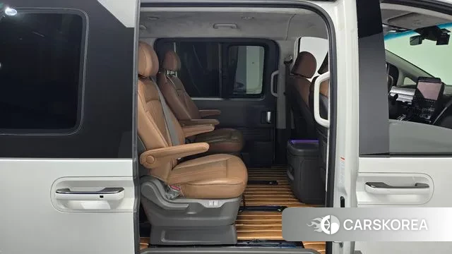 Hyundai Staria 2022 Белый из Кореи, фото 3